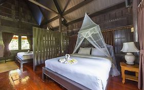 เกาะทะลุไอส์แลนด์รีสอร์ท